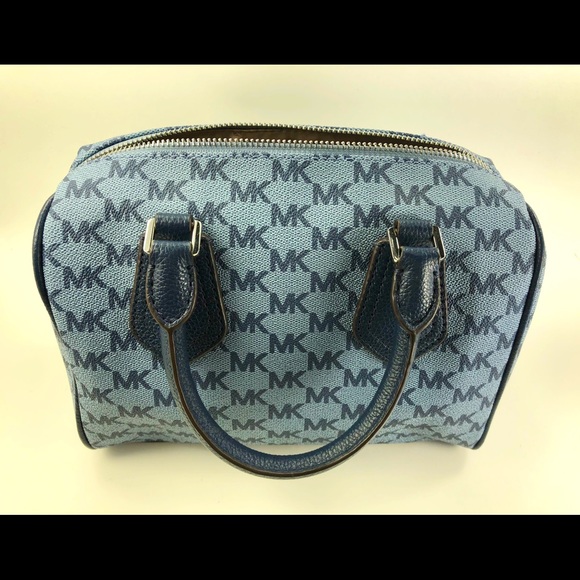 ✨BRAND NEW Michael Kors Small Duffle Purse✨ - Picture 4 of 7